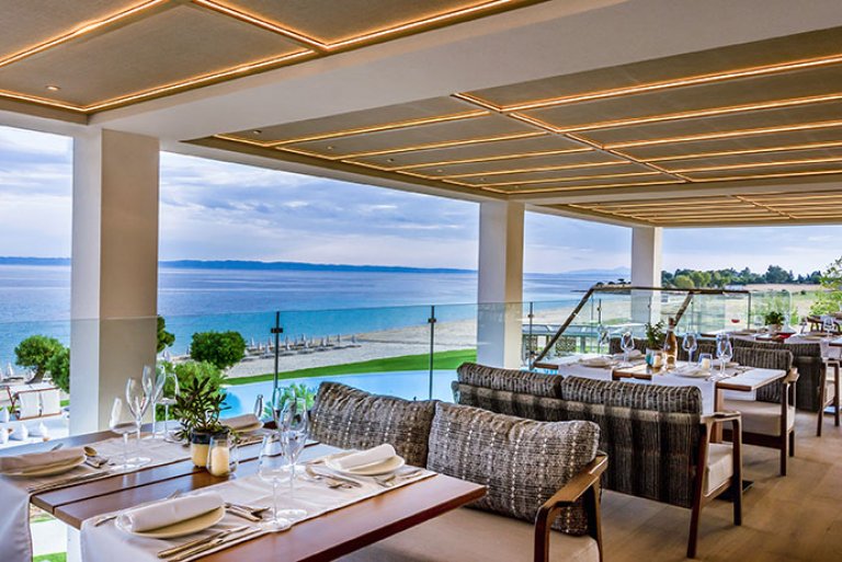 Restaurants & Bars